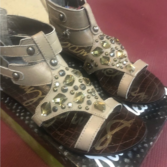 Preowned Sam Edelman Grey leather bejeweled buckle/zipper flat sandals. Sz 7.5M - Picture 6 of 10